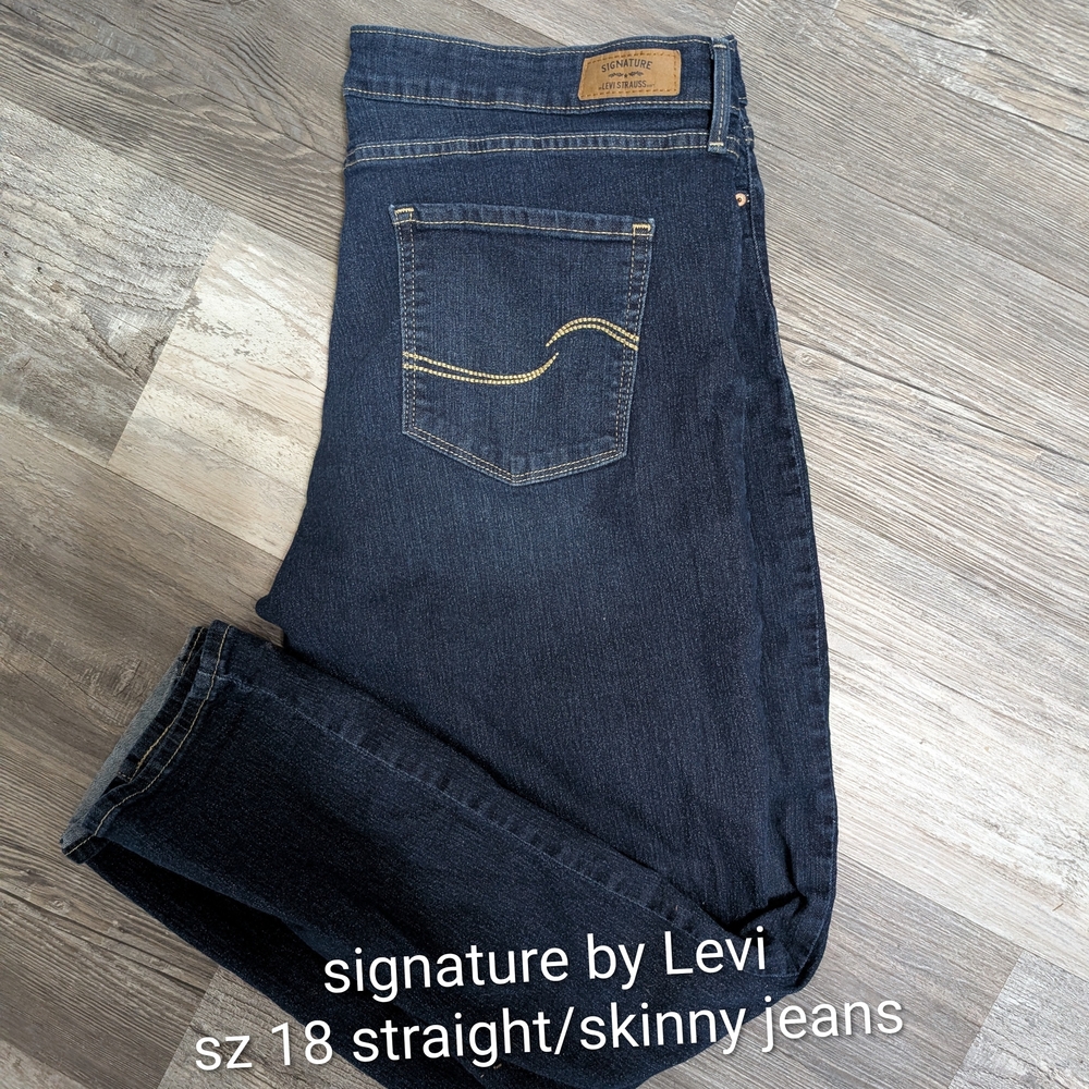 Levi's Signature Dark Indigo Jeans